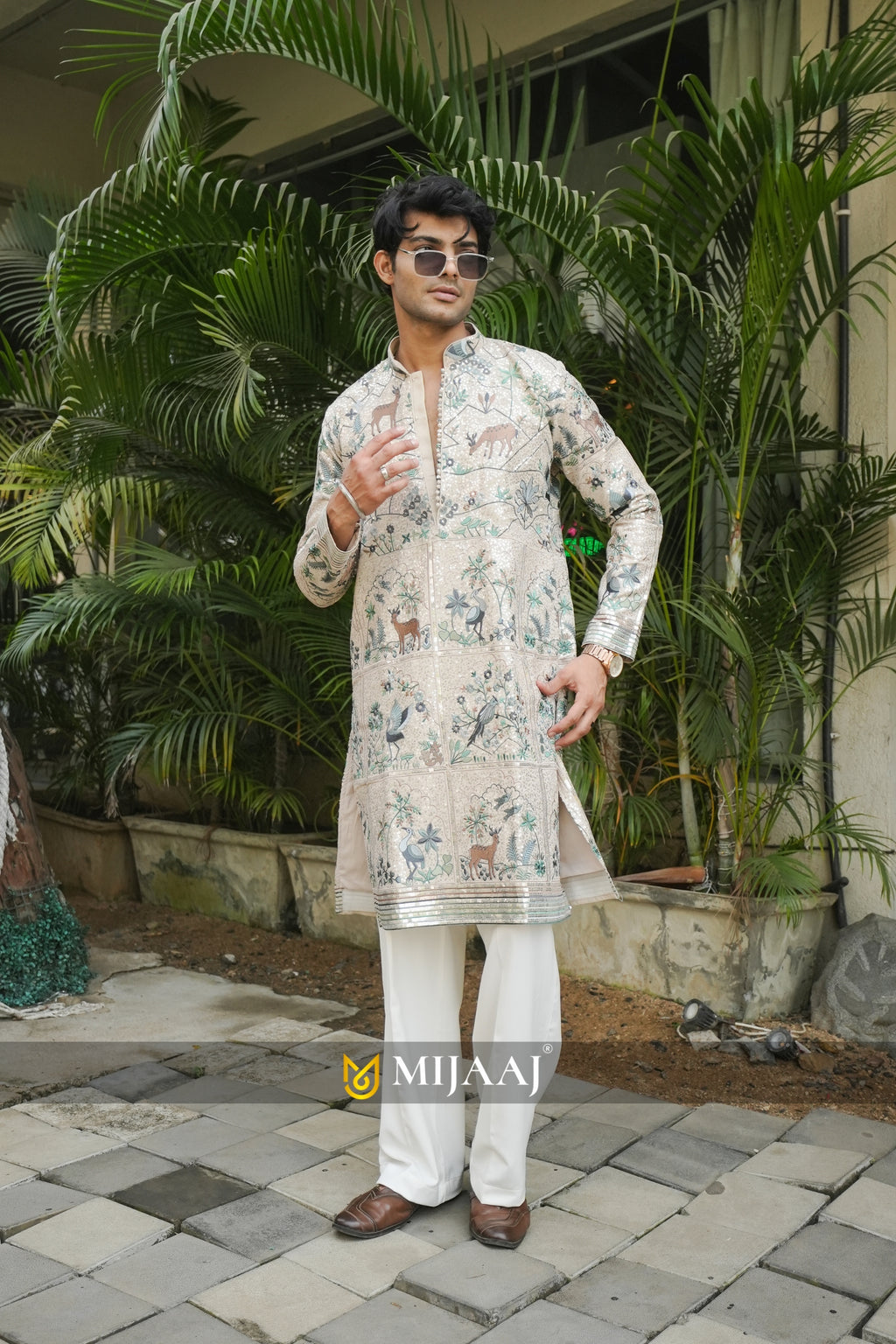 Grey Animal Motif Embroidered Kurta with Sequin Work for Men