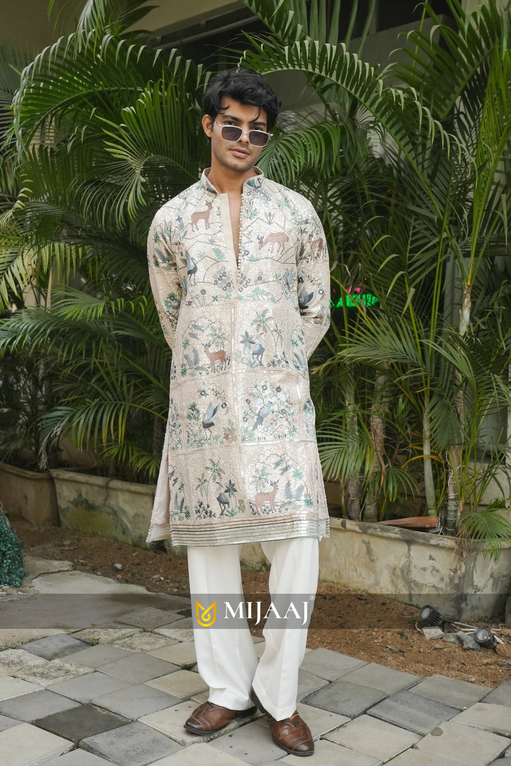 Grey Animal Motif Embroidered Kurta with Sequin Work for Men